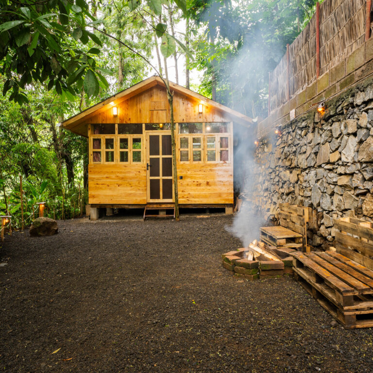 Off Grid Cabin - Banana Farm Eco Hostel